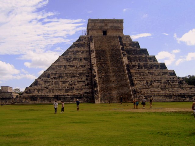 Exploring Mexico's Chichen Itza with Kids pyramid2